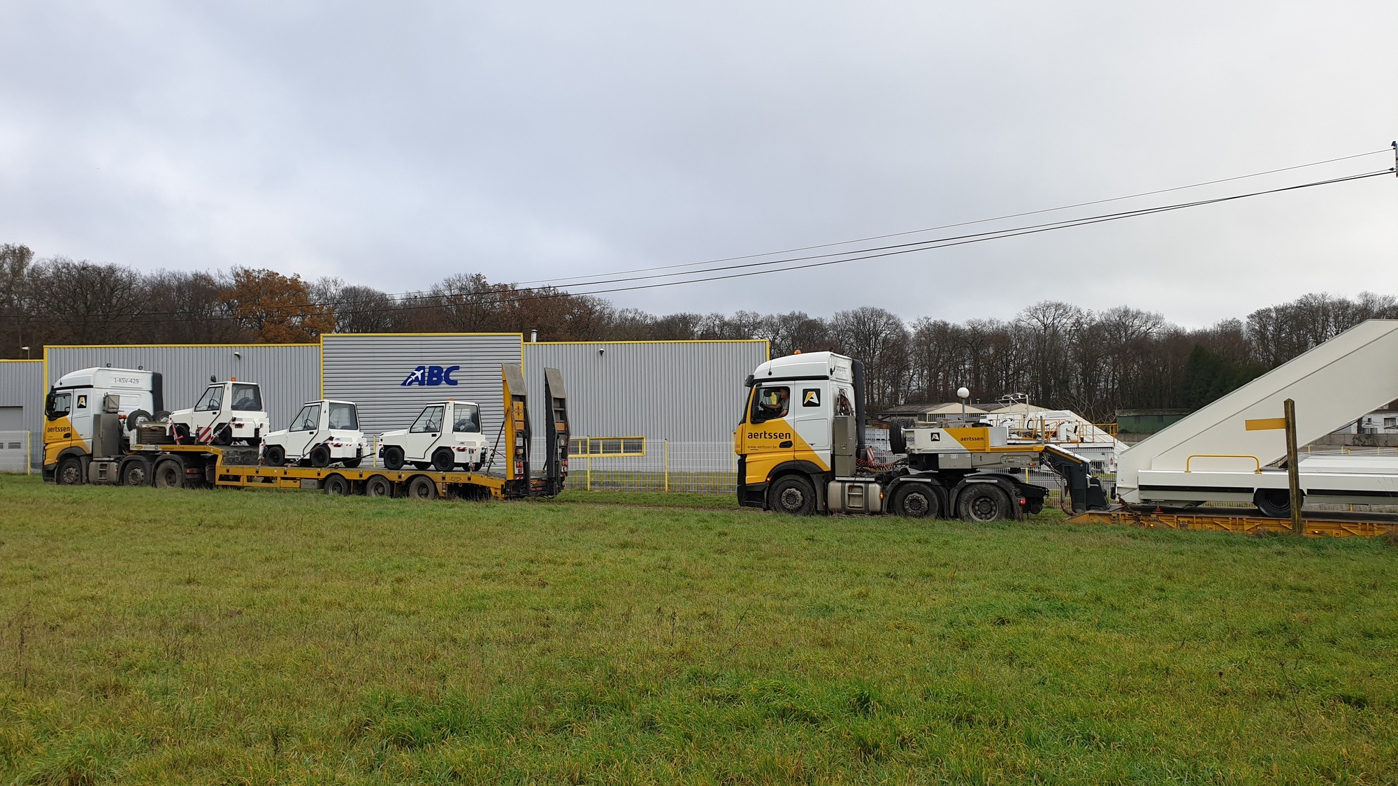 Air Business GSE - Material handling equipment undefined: picture 1