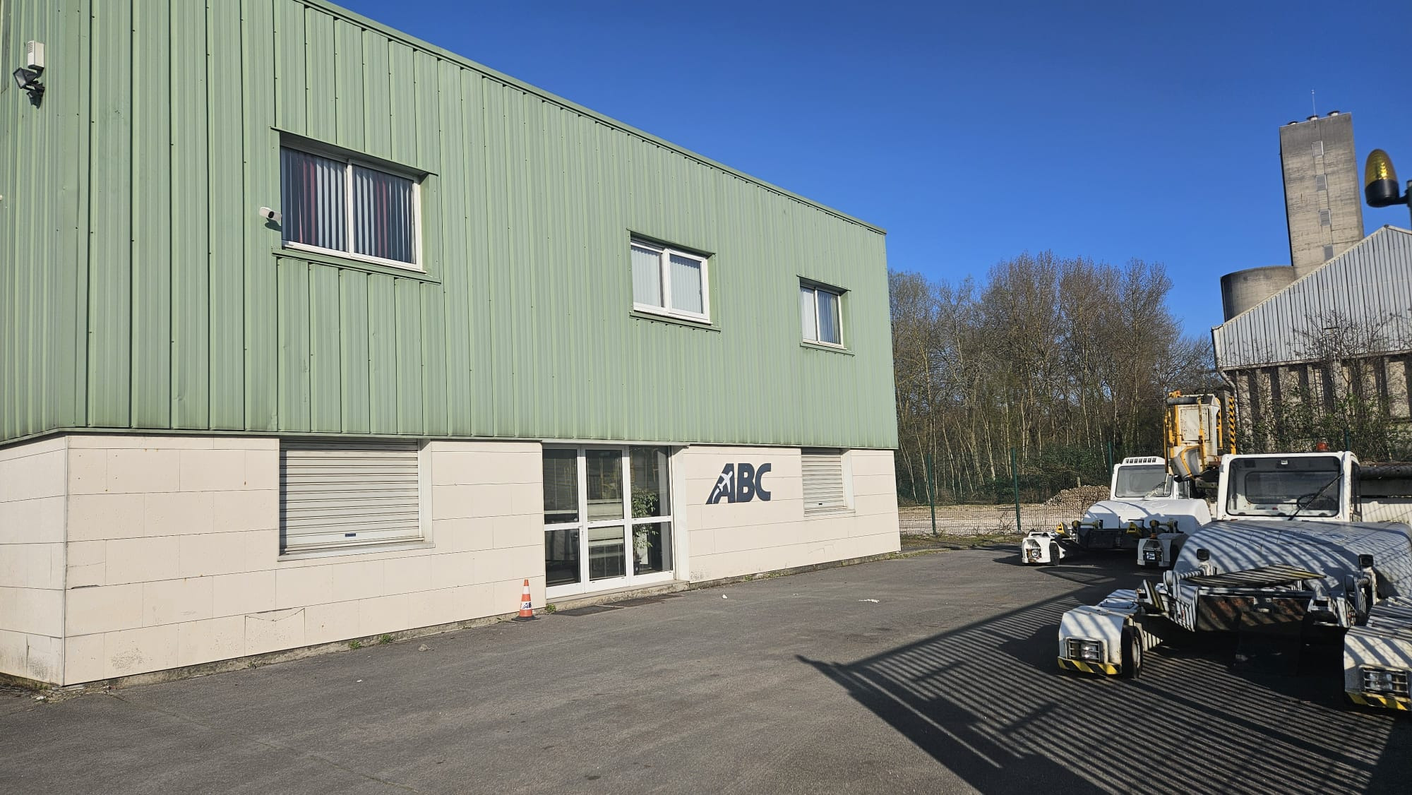 Air Business GSE - Material handling equipment undefined: picture 2