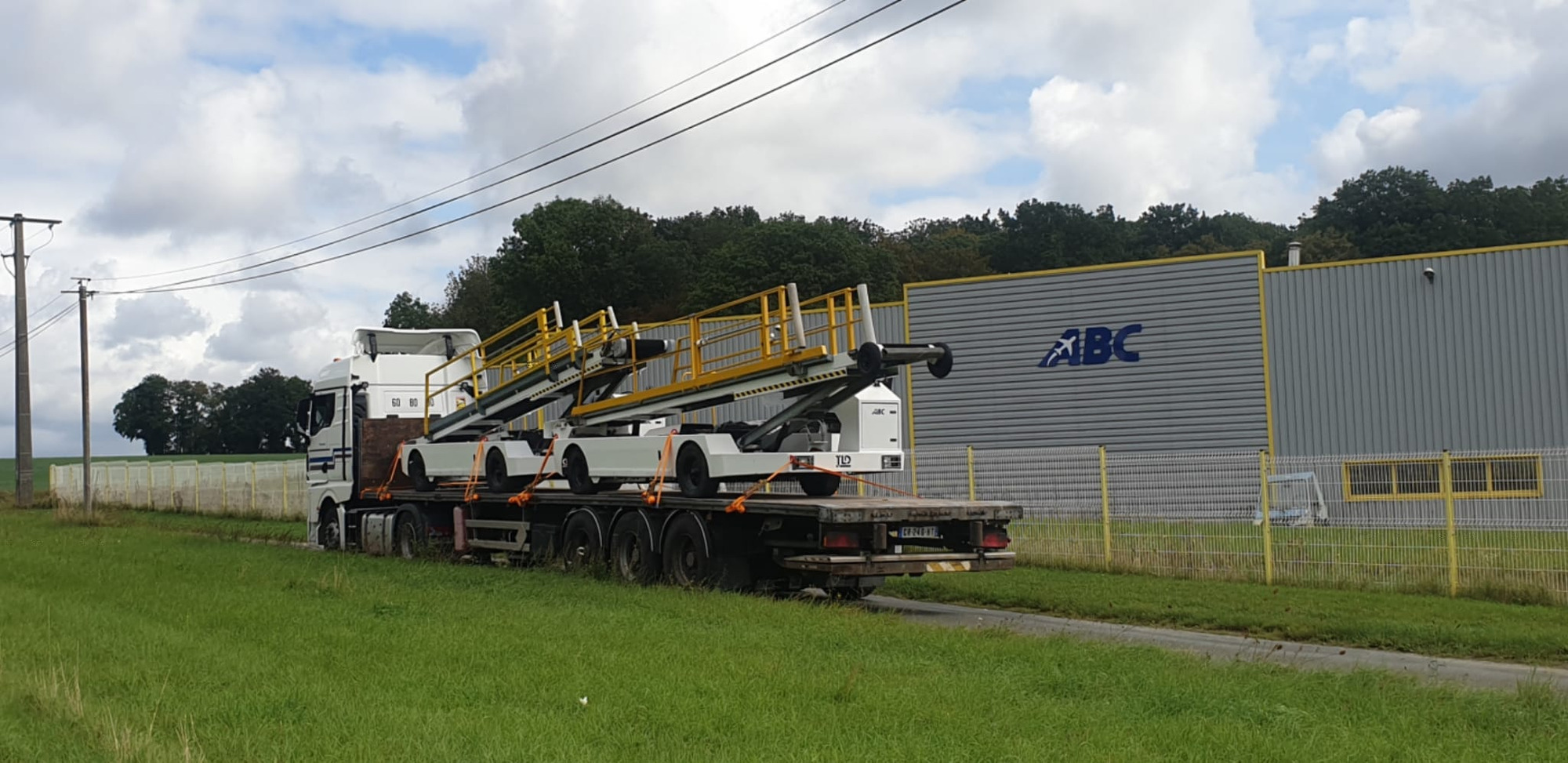 Air Business GSE - Material handling equipment undefined: picture 3