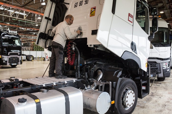 Renault Trucks France - Trucks undefined: picture 10