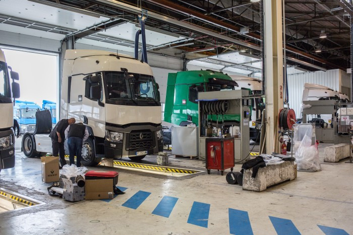 Renault Trucks France - Trucks undefined: picture 6