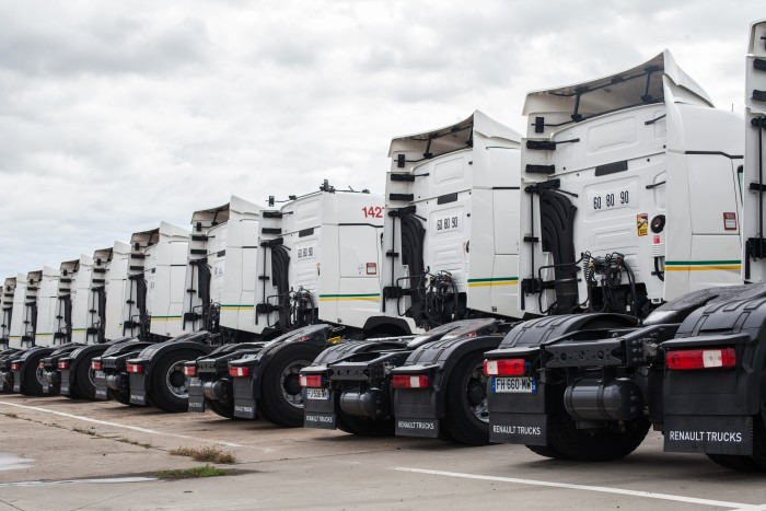 Renault Trucks France - Trucks undefined: picture 3
