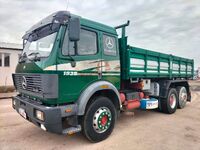 Mercedes Benz Actros 1935 4x2 - Tech specs