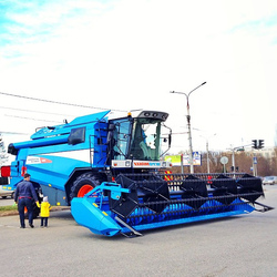 Technical features of used combine harvesters