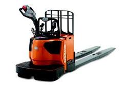 Choosing the Right Pallet Truck